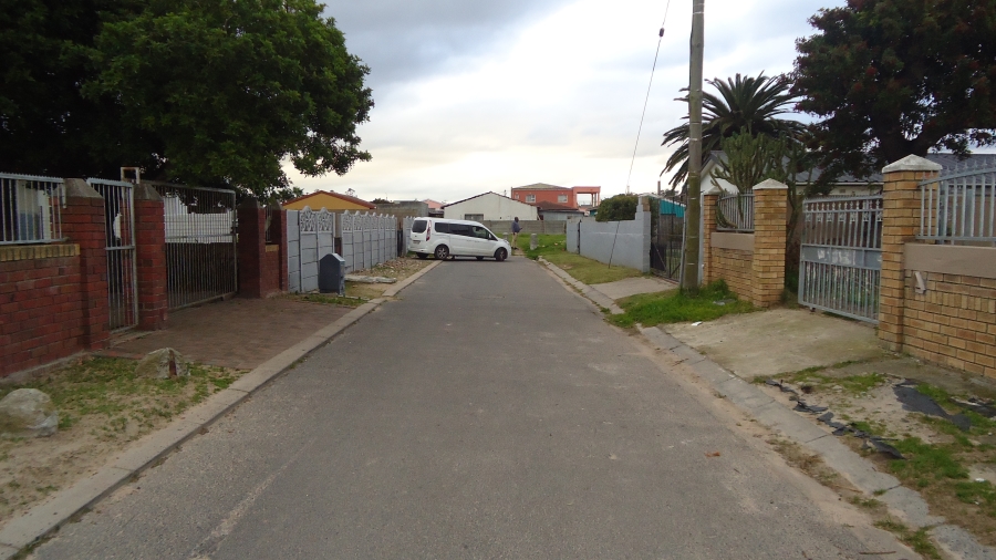 3 Bedroom Property for Sale in Devon Park Western Cape